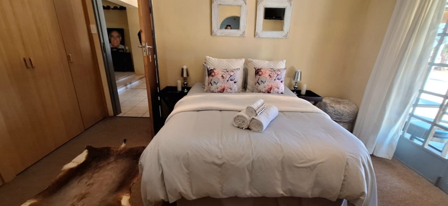 6 Bedroom Property for Sale in Zeerust North West